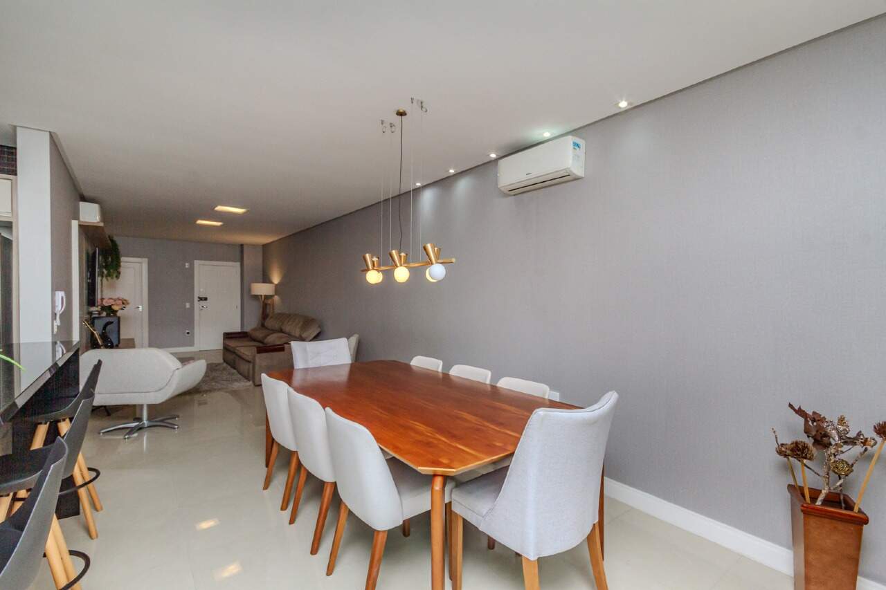 Apartamento à venda no Pioneiros: 