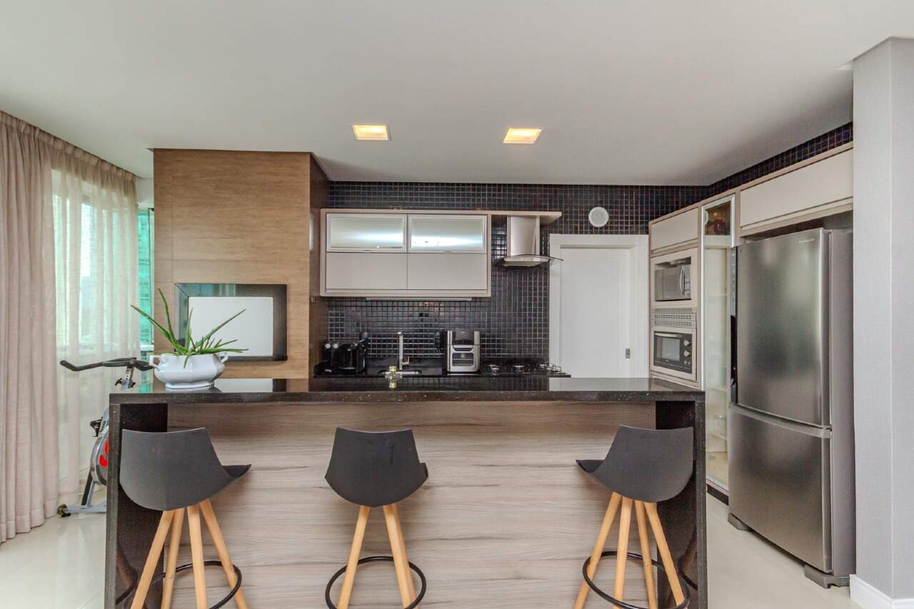 Apartamento à venda no Pioneiros: 