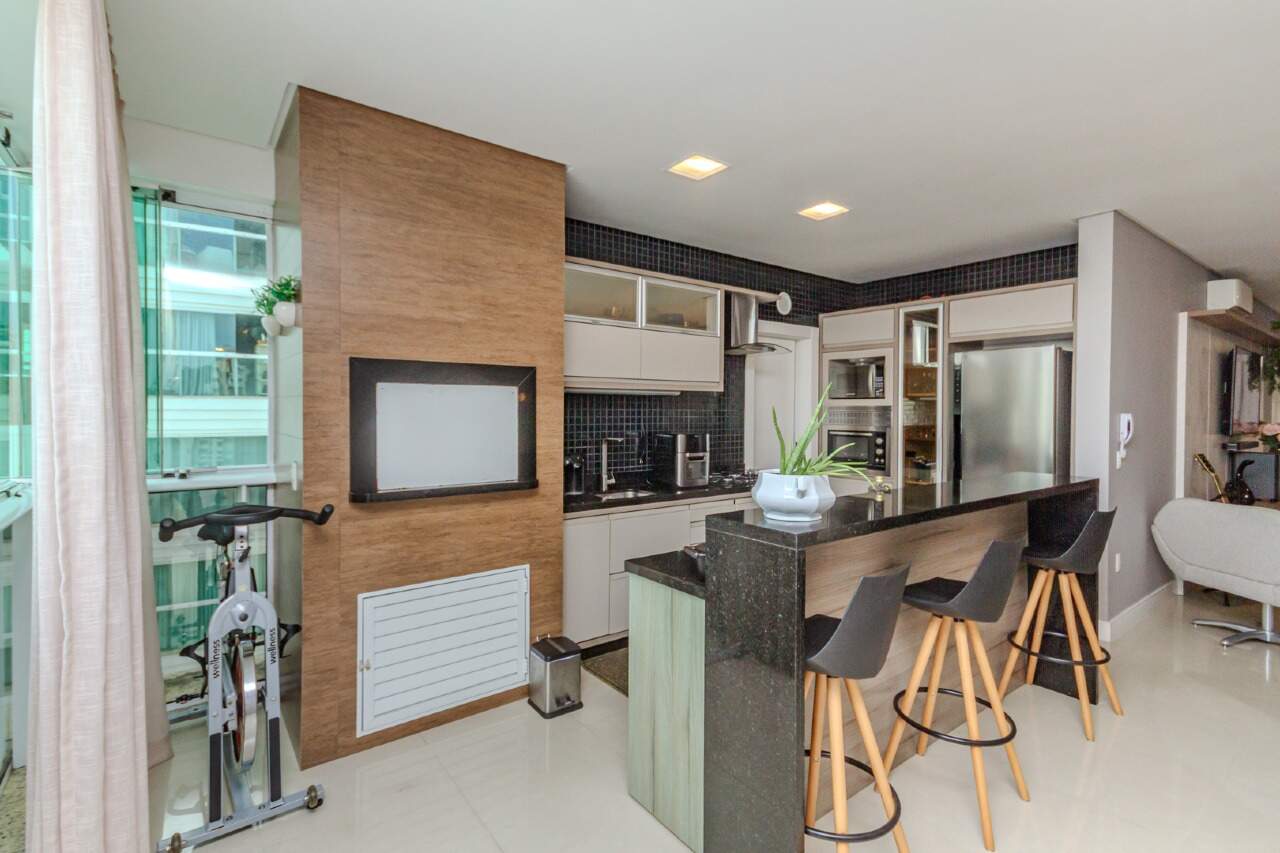 Apartamento à venda no Pioneiros: 