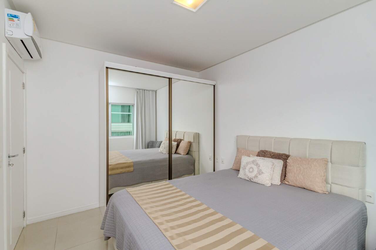Apartamento à venda no Pioneiros: 