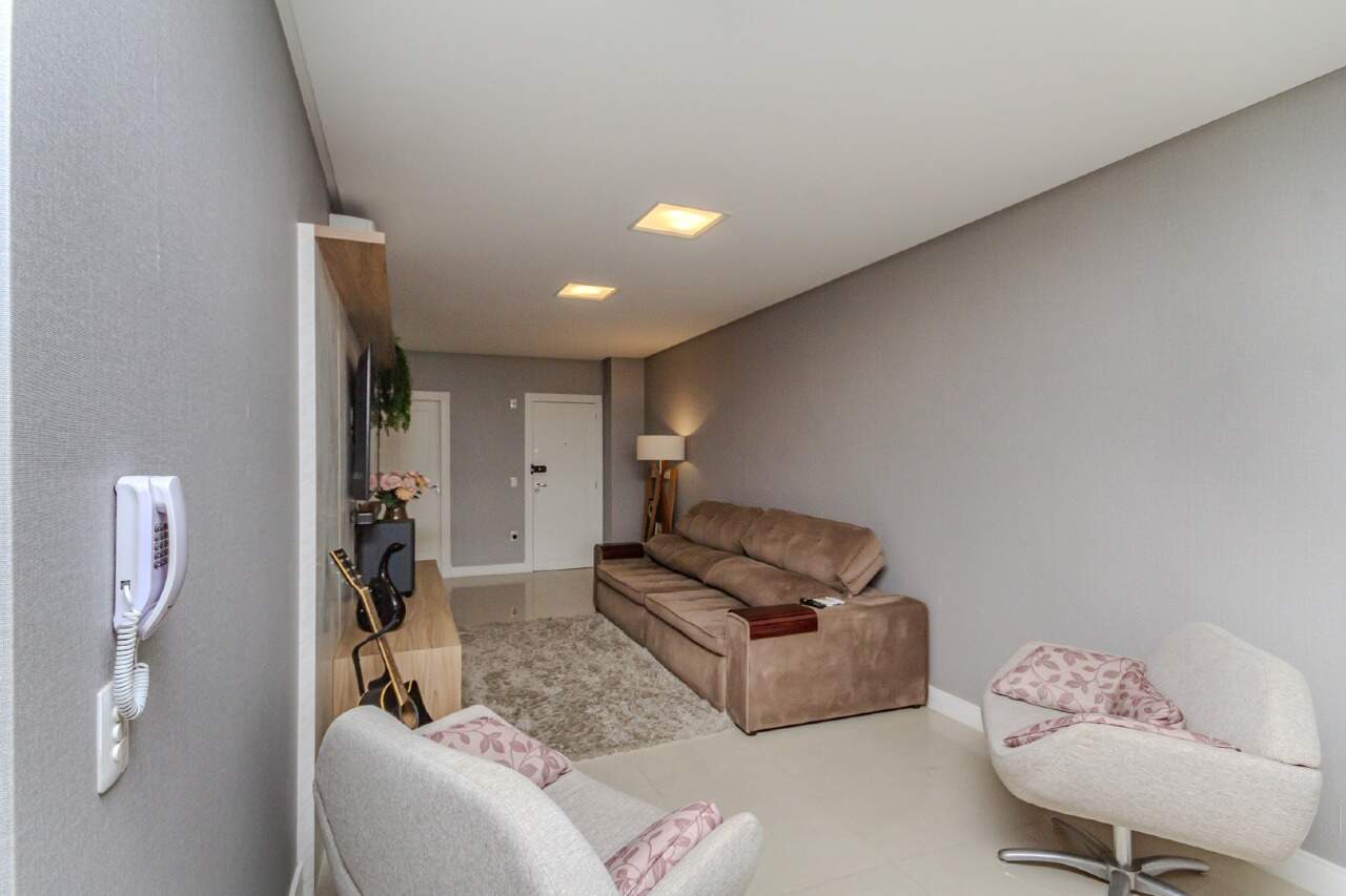 Apartamento à venda no Pioneiros: 