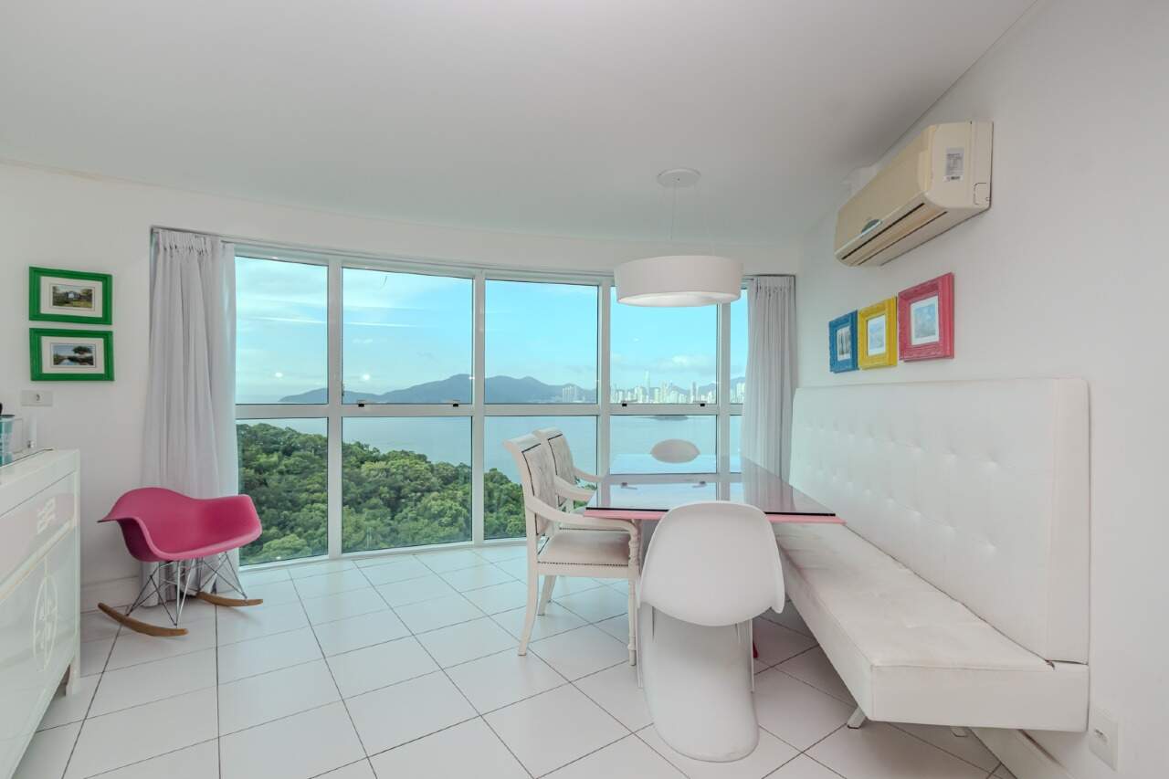 Apartamento à venda no Pioneiros: 