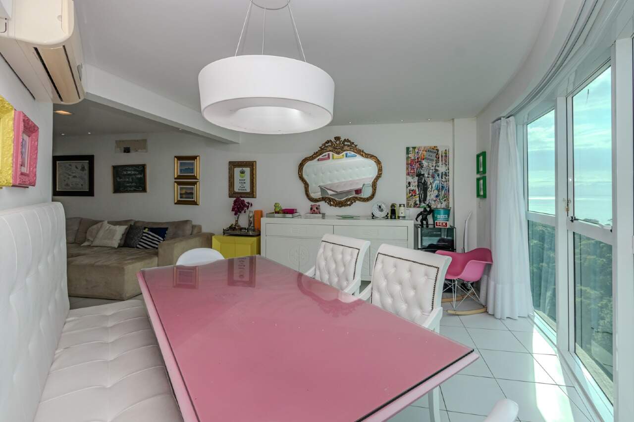 Apartamento à venda no Pioneiros:
