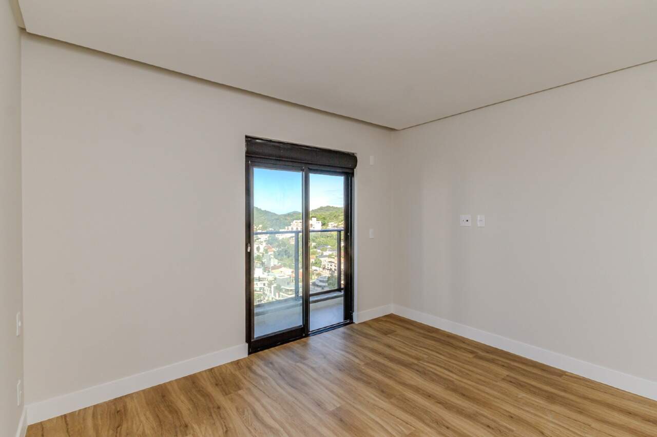 Apartamento à venda no Praia Brava: 