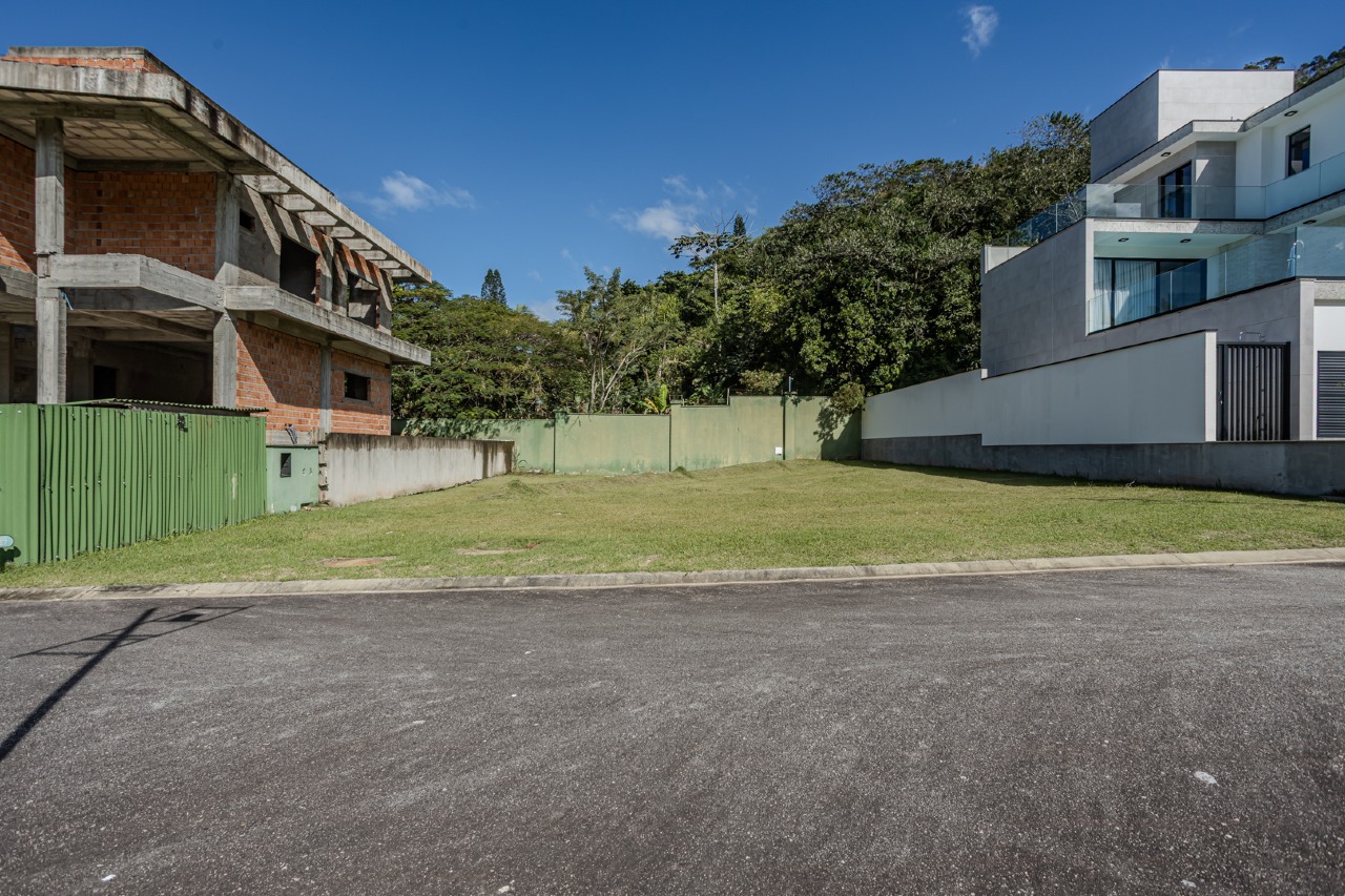 Terreno em Condomínio à venda no Praia do Estaleirinho: 