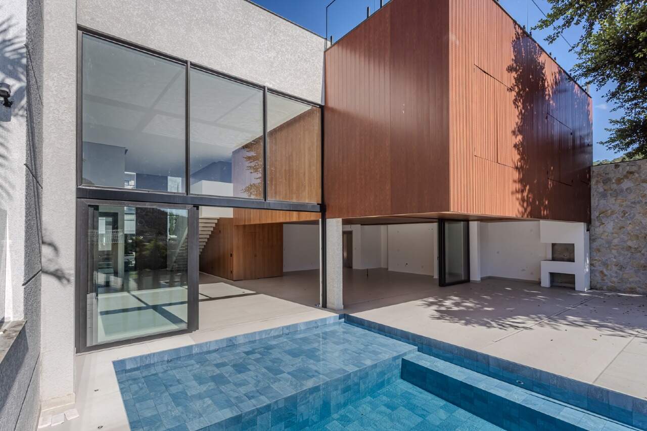 Casa de Condomínio à venda no Barra: 