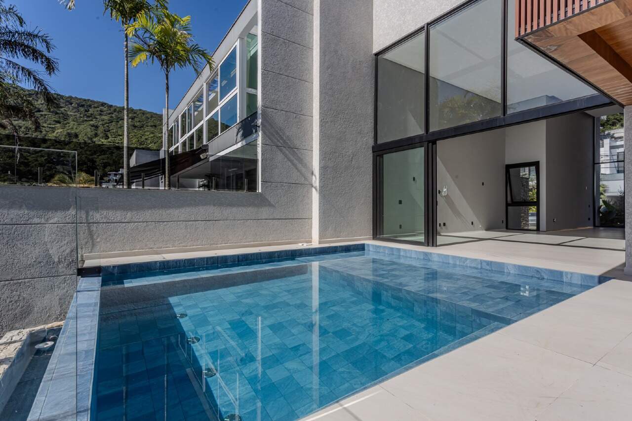 Casa de Condomínio à venda no Barra: 