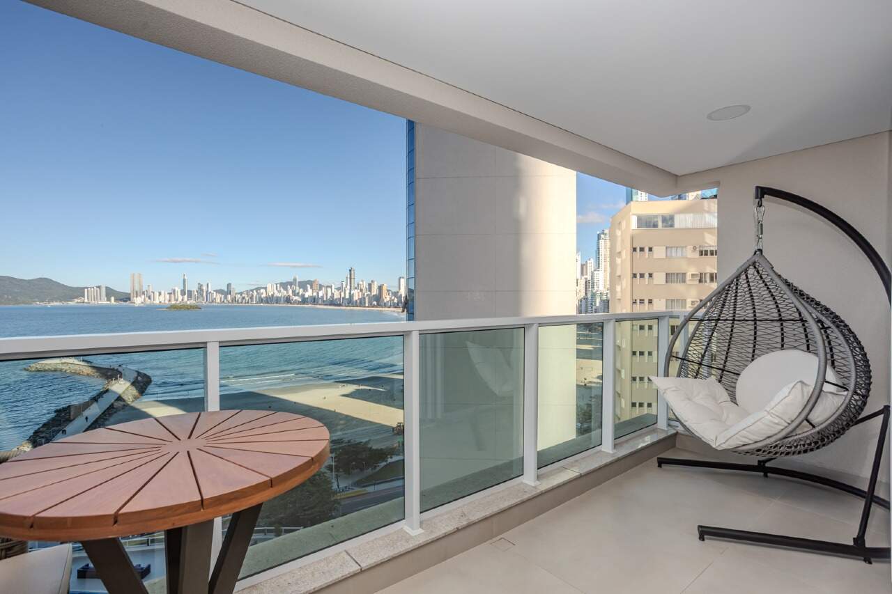 Apartamento à venda no Pioneiros: 