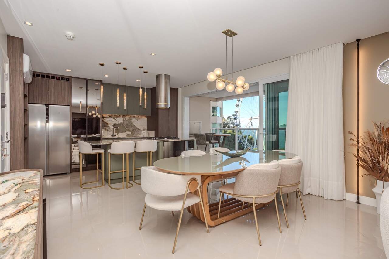 Apartamento à venda no Pioneiros: 
