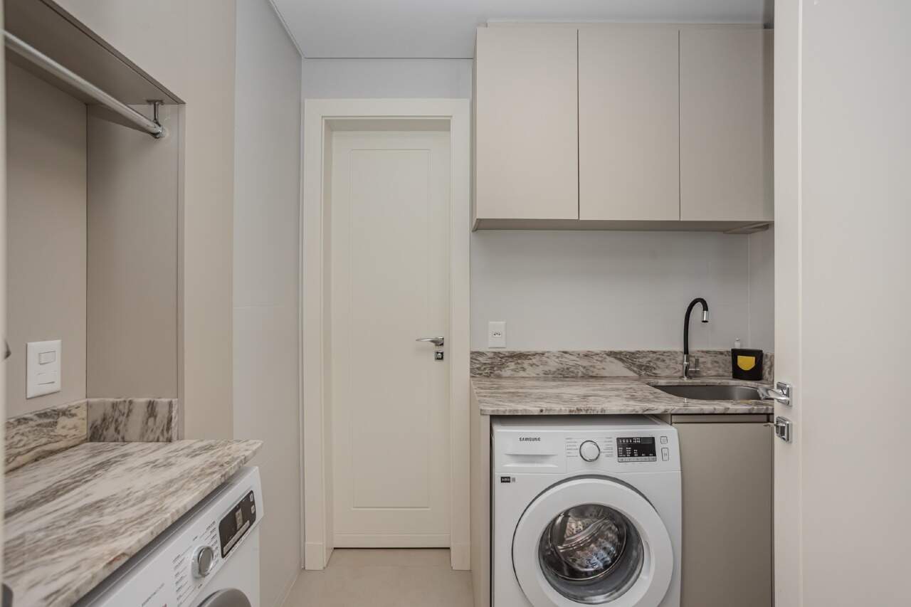 Apartamento à venda no Pioneiros: 