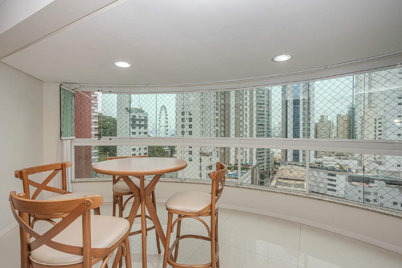 Apartamento à venda no Pioneiros: 