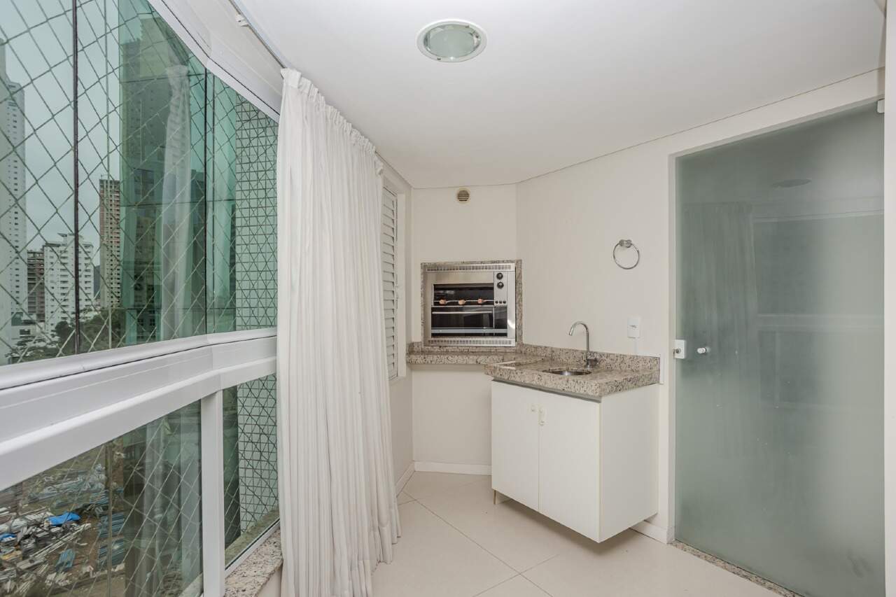 Apartamento à venda no Pioneiros: 