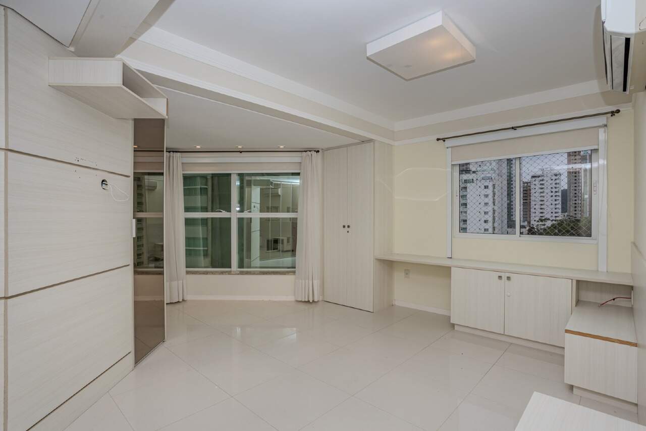 Apartamento à venda no Pioneiros: