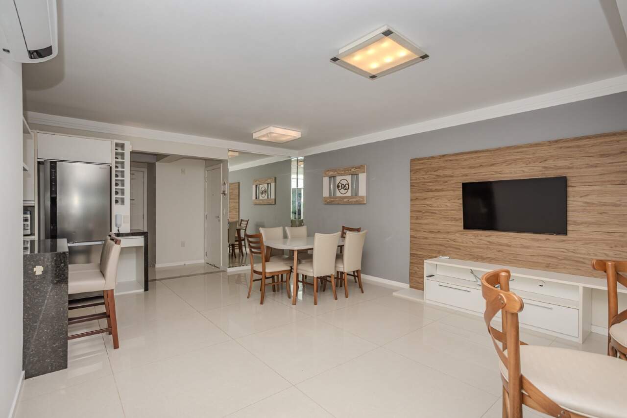 Apartamento à venda no Pioneiros:
