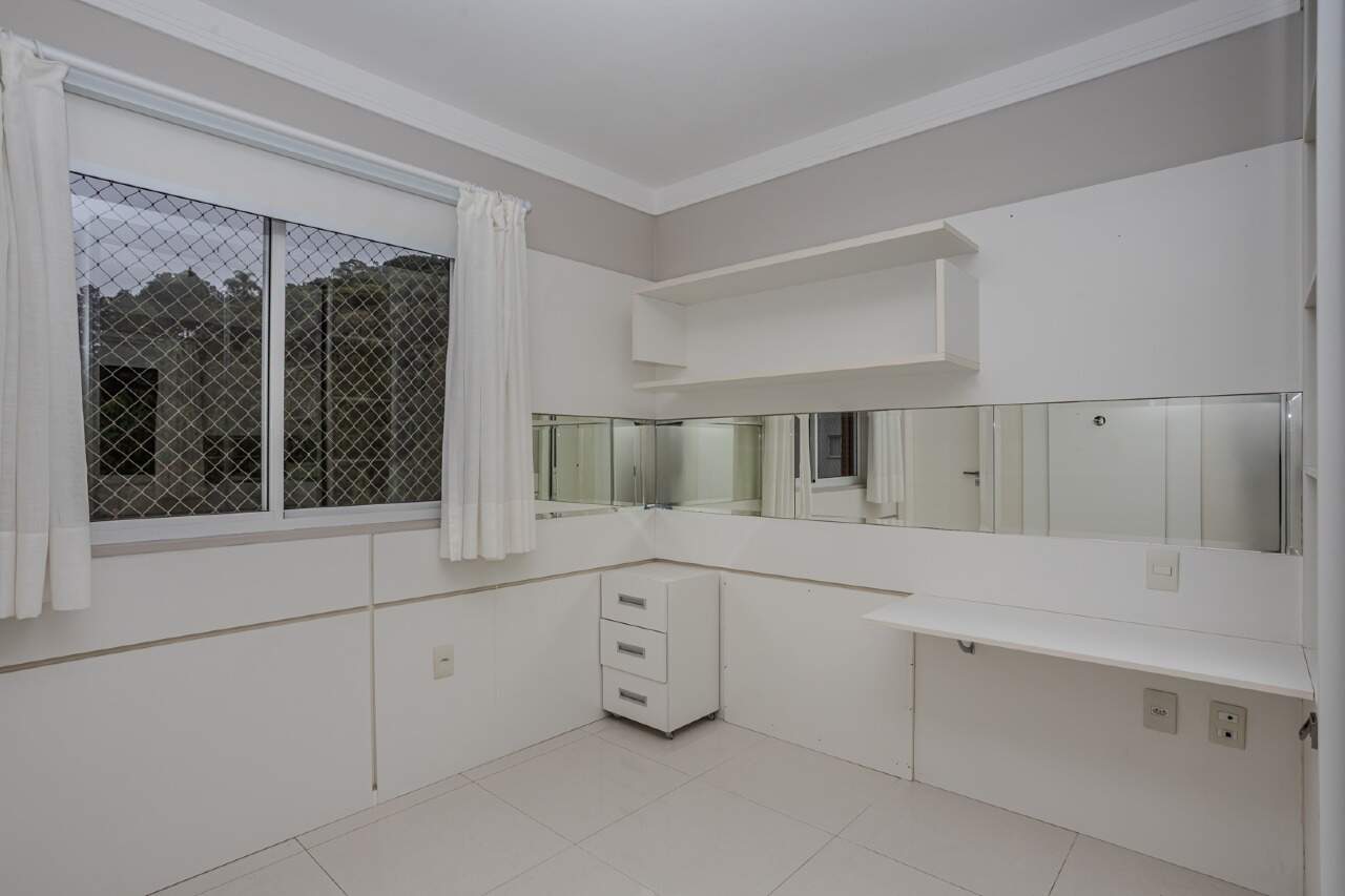 Apartamento à venda no Pioneiros: