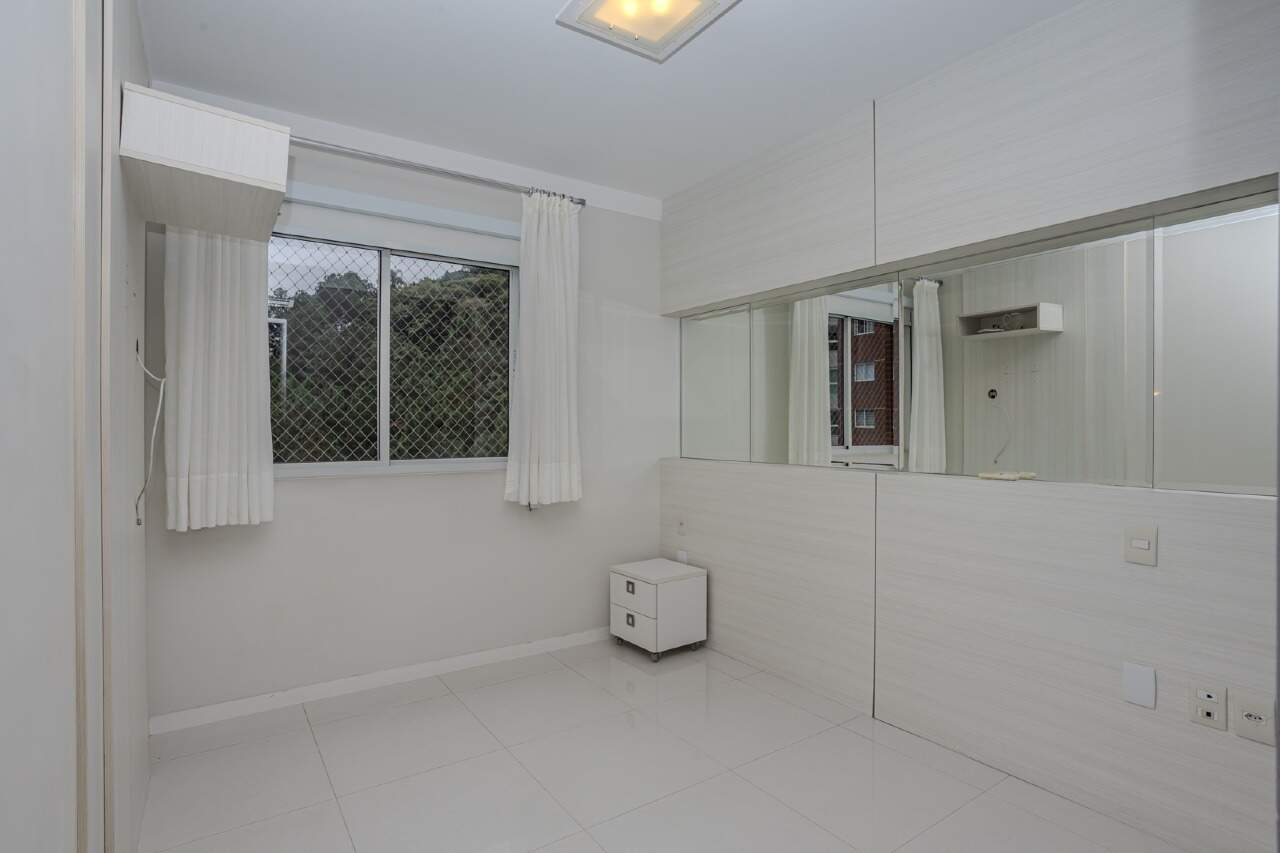 Apartamento à venda no Pioneiros: