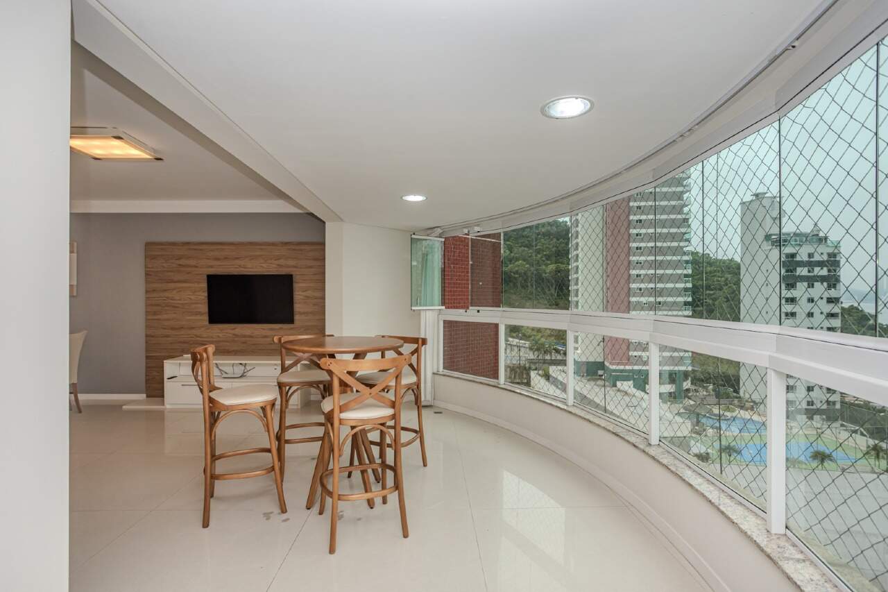 Apartamento à venda no Pioneiros: 