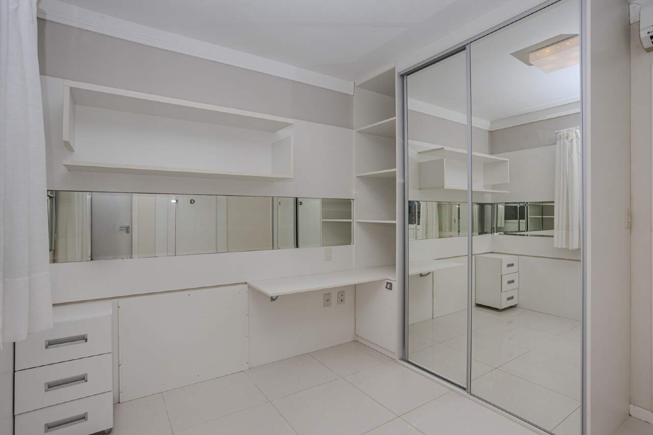 Apartamento à venda no Pioneiros:
