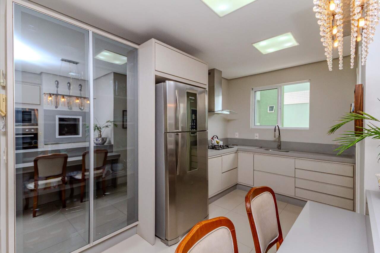 Apartamento à venda no Pioneiros: 