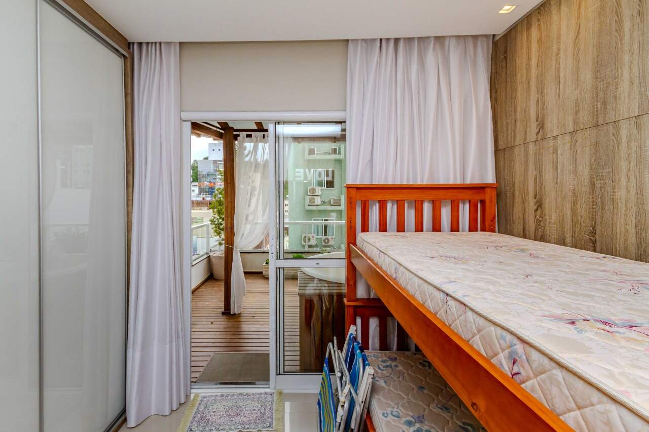 Apartamento à venda no Pioneiros: 