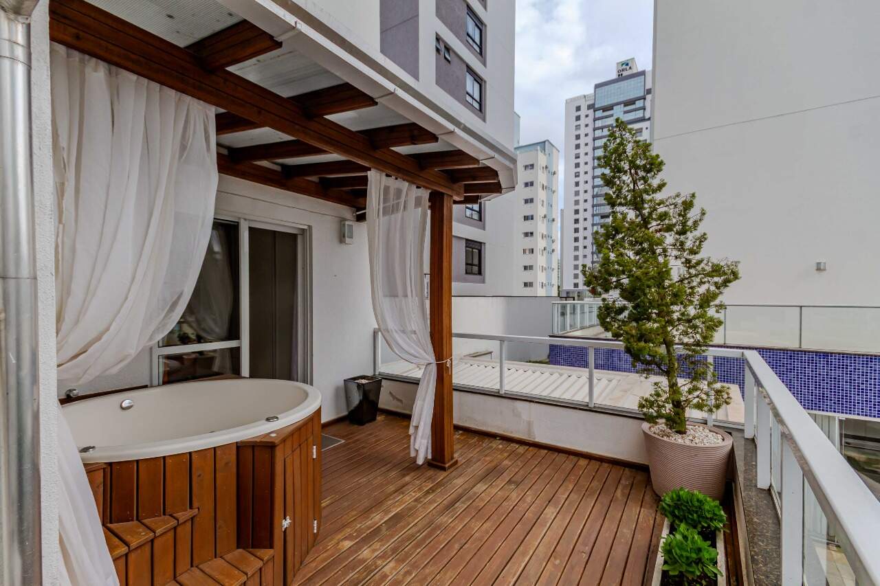 Apartamento à venda no Pioneiros: 
