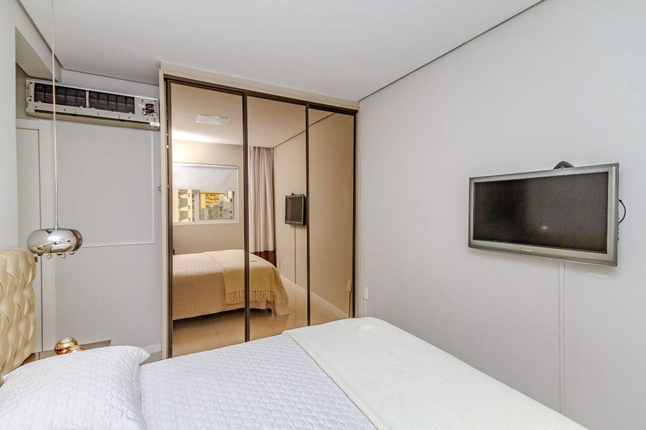 Apartamento à venda no Pioneiros: 