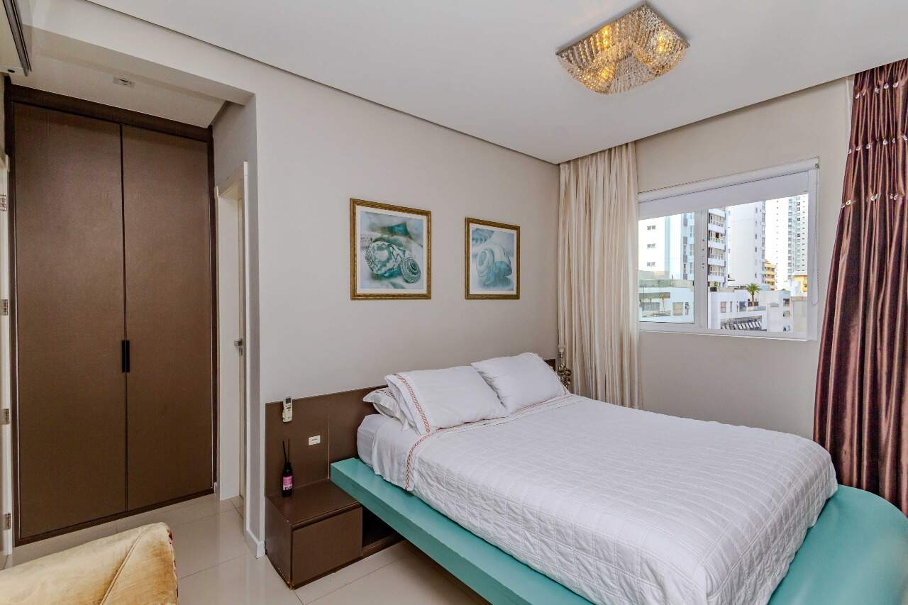 Apartamento à venda no Pioneiros: 