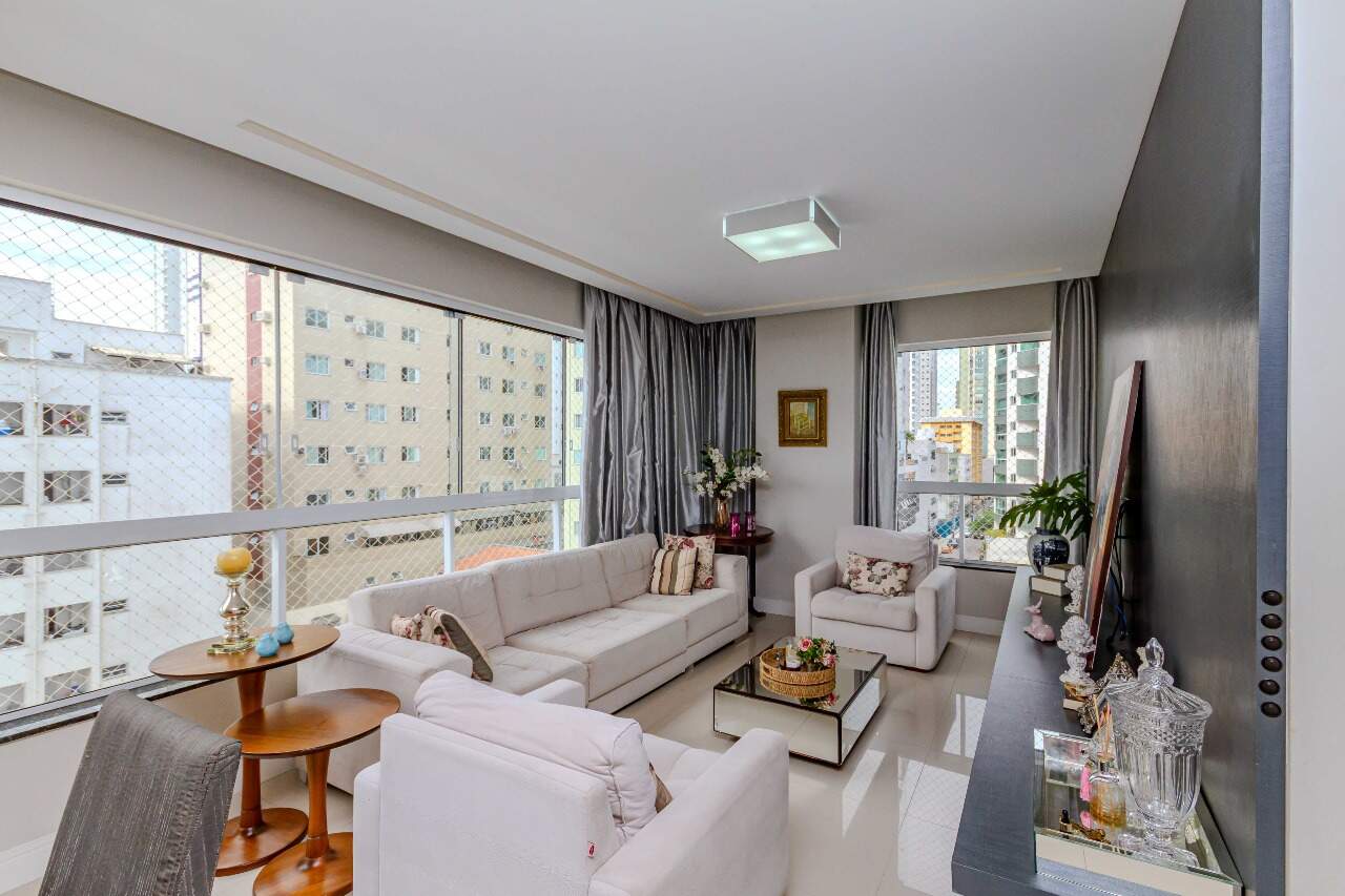 Apartamento à venda no Pioneiros: 