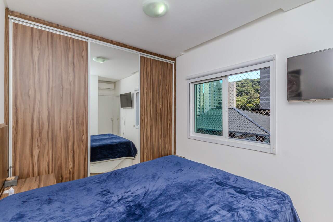 Apartamento à venda no Pioneiros: 