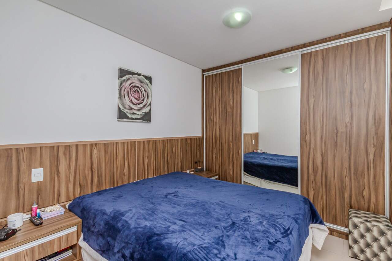 Apartamento à venda no Pioneiros: 