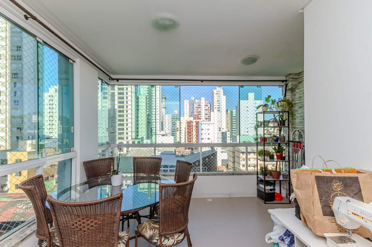 Apartamento à venda no Pioneiros: 