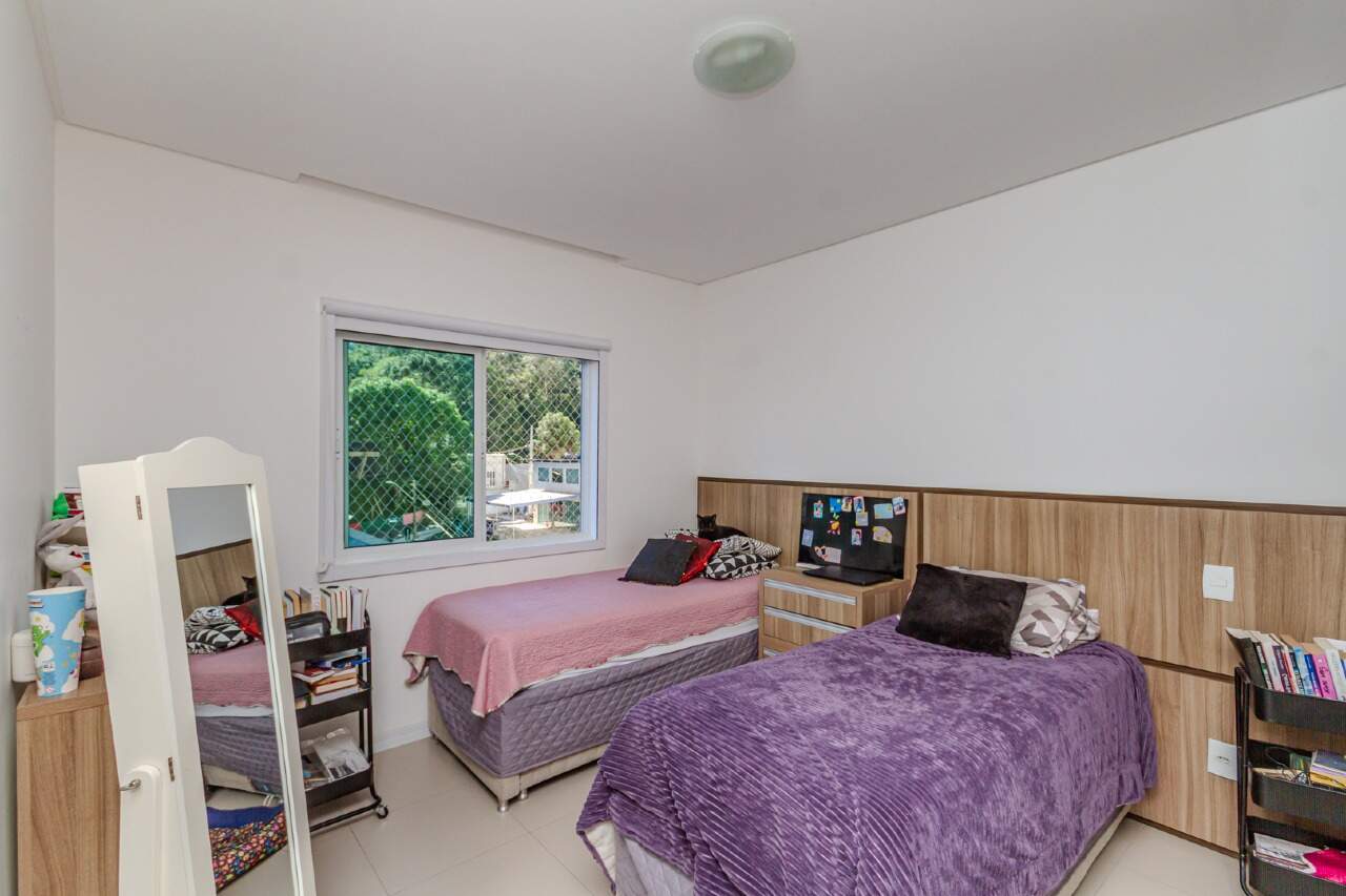 Apartamento à venda no Pioneiros: 
