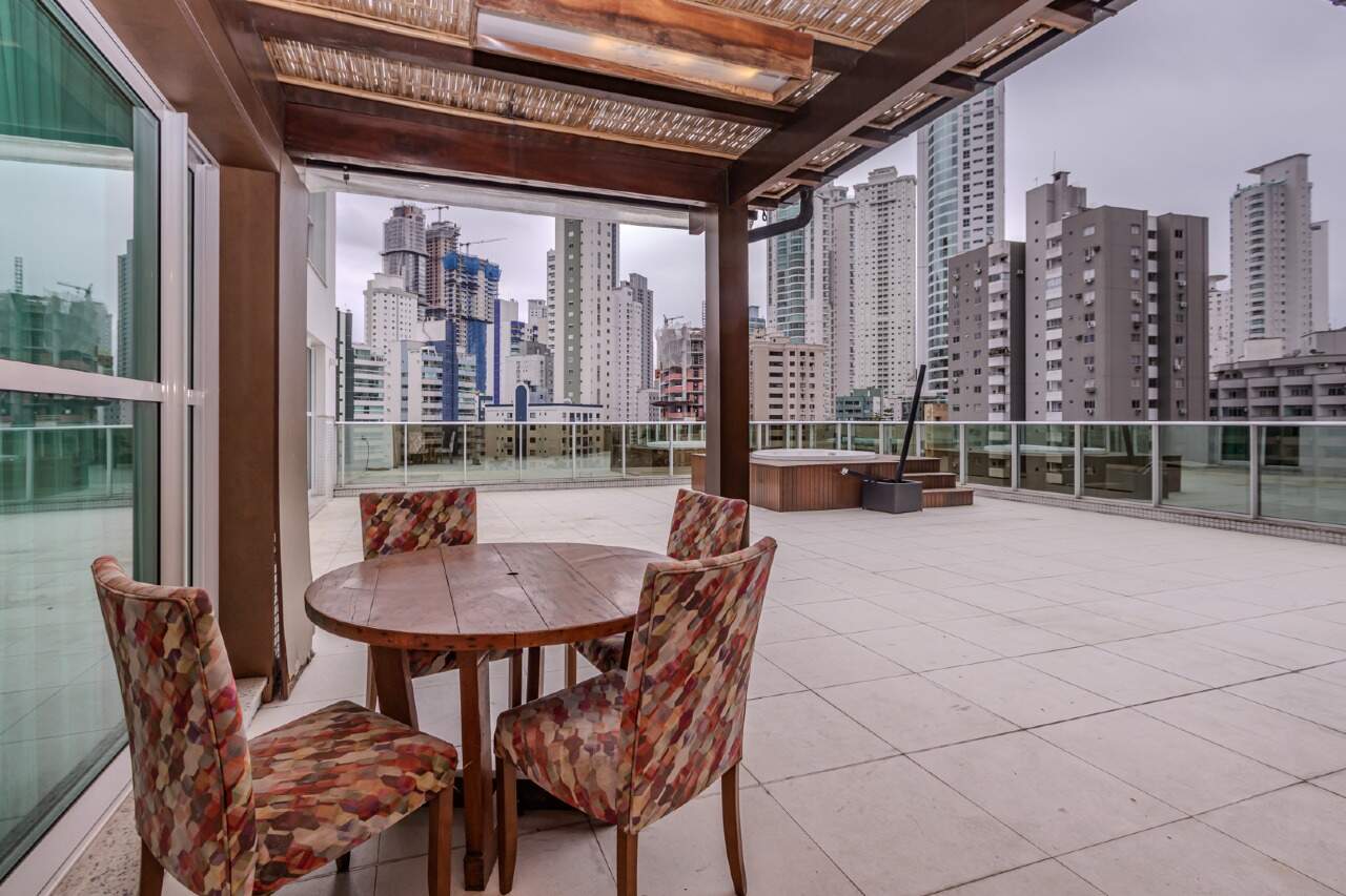 Apartamento diferenciado à venda no Centro: 