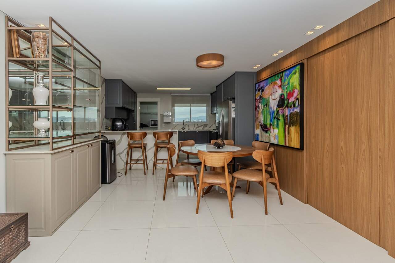 Apartamento diferenciado à venda no Centro: 