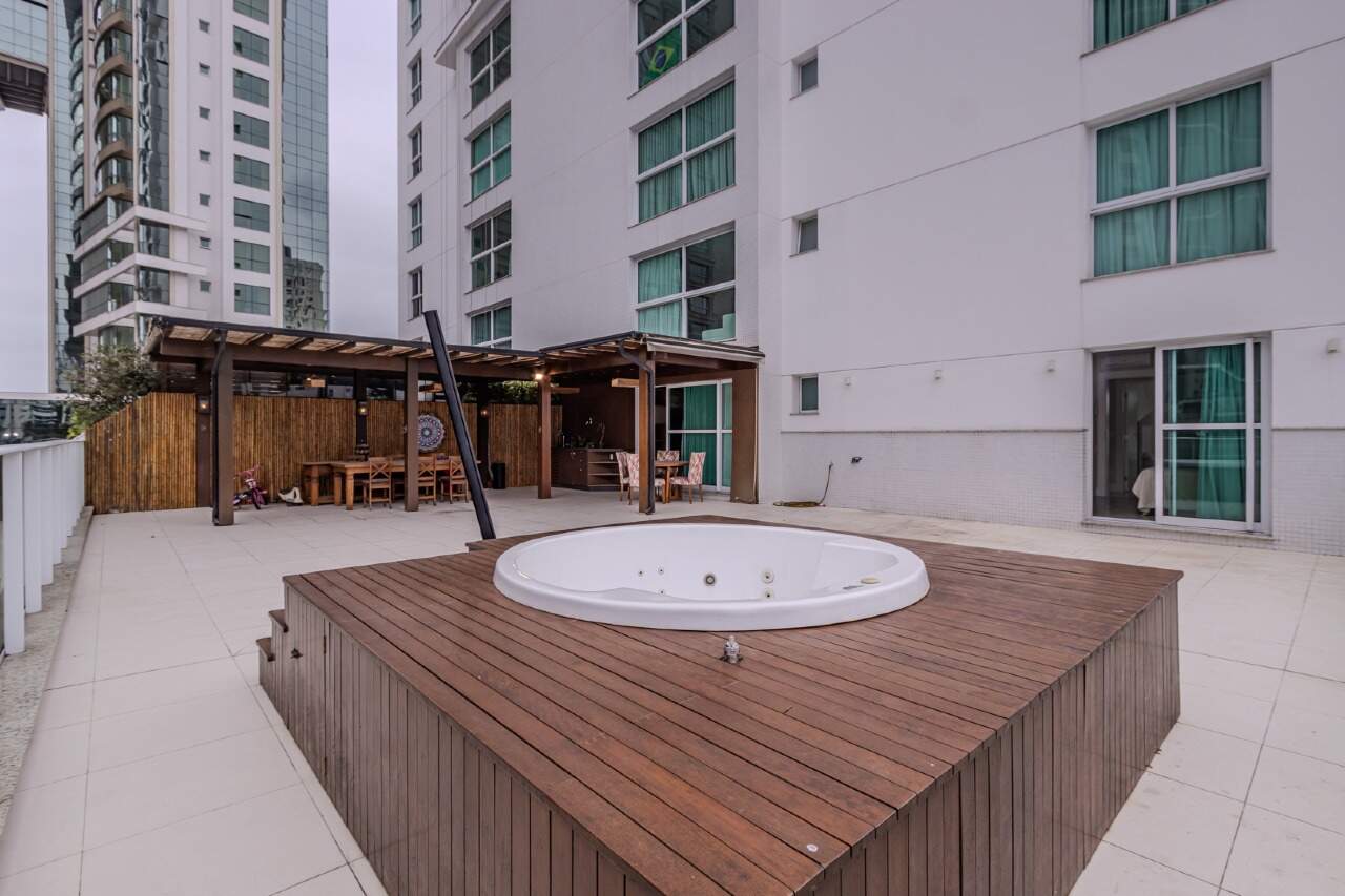 Apartamento diferenciado à venda no Centro: 