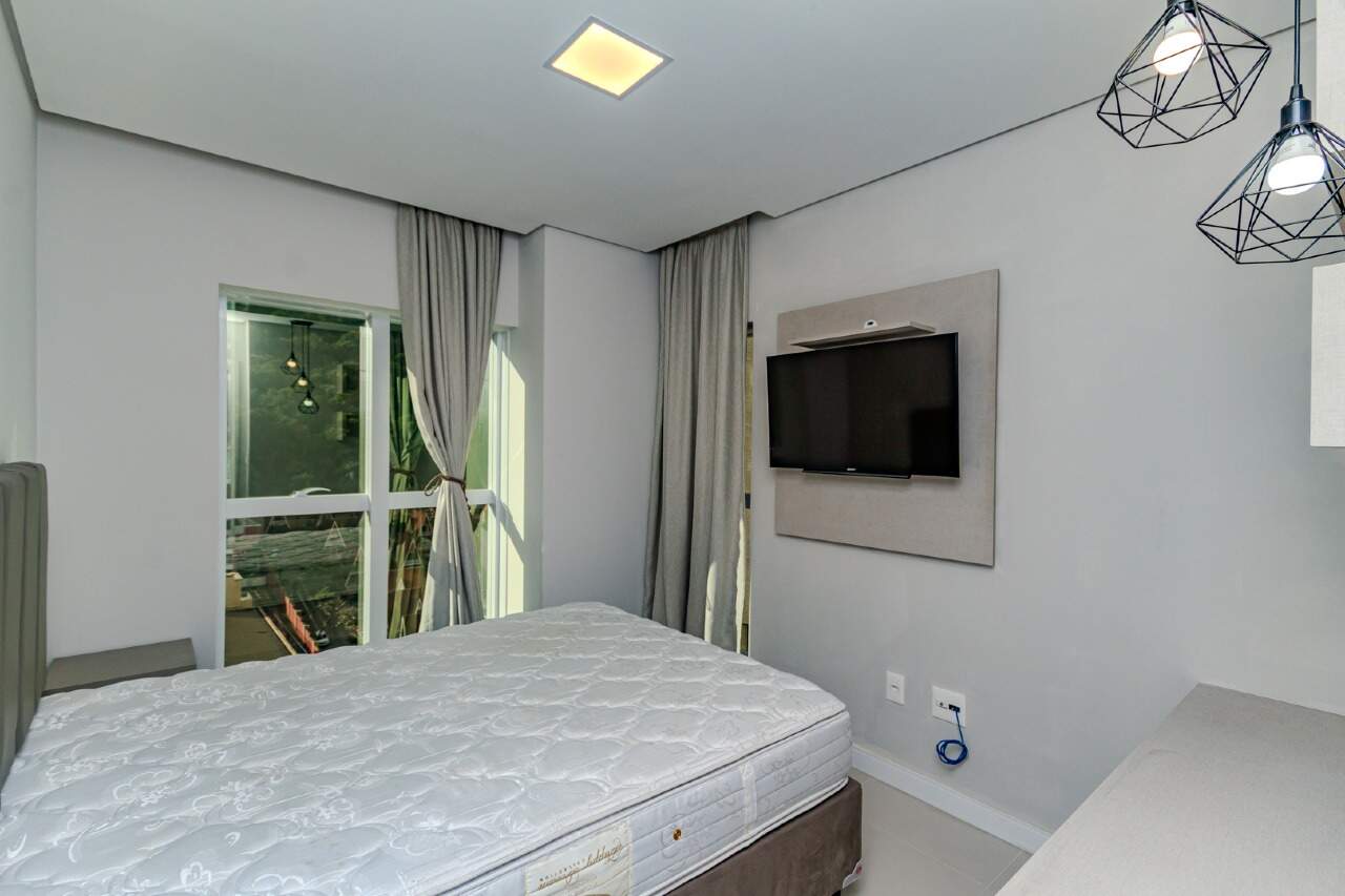 Apartamento à venda no Pioneiros: 