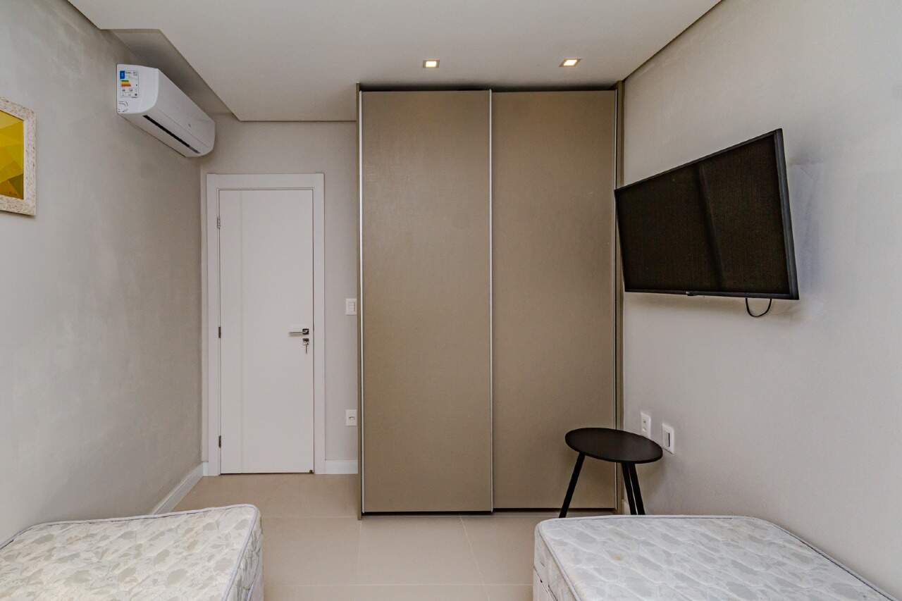 Apartamento à venda no Pioneiros: 