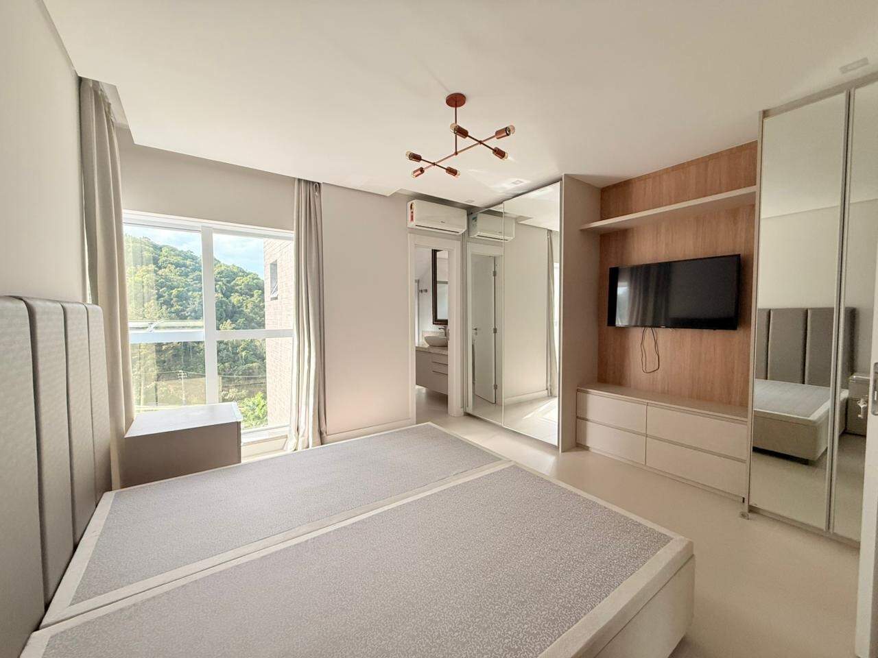 Apartamento à venda no Pioneiros: 