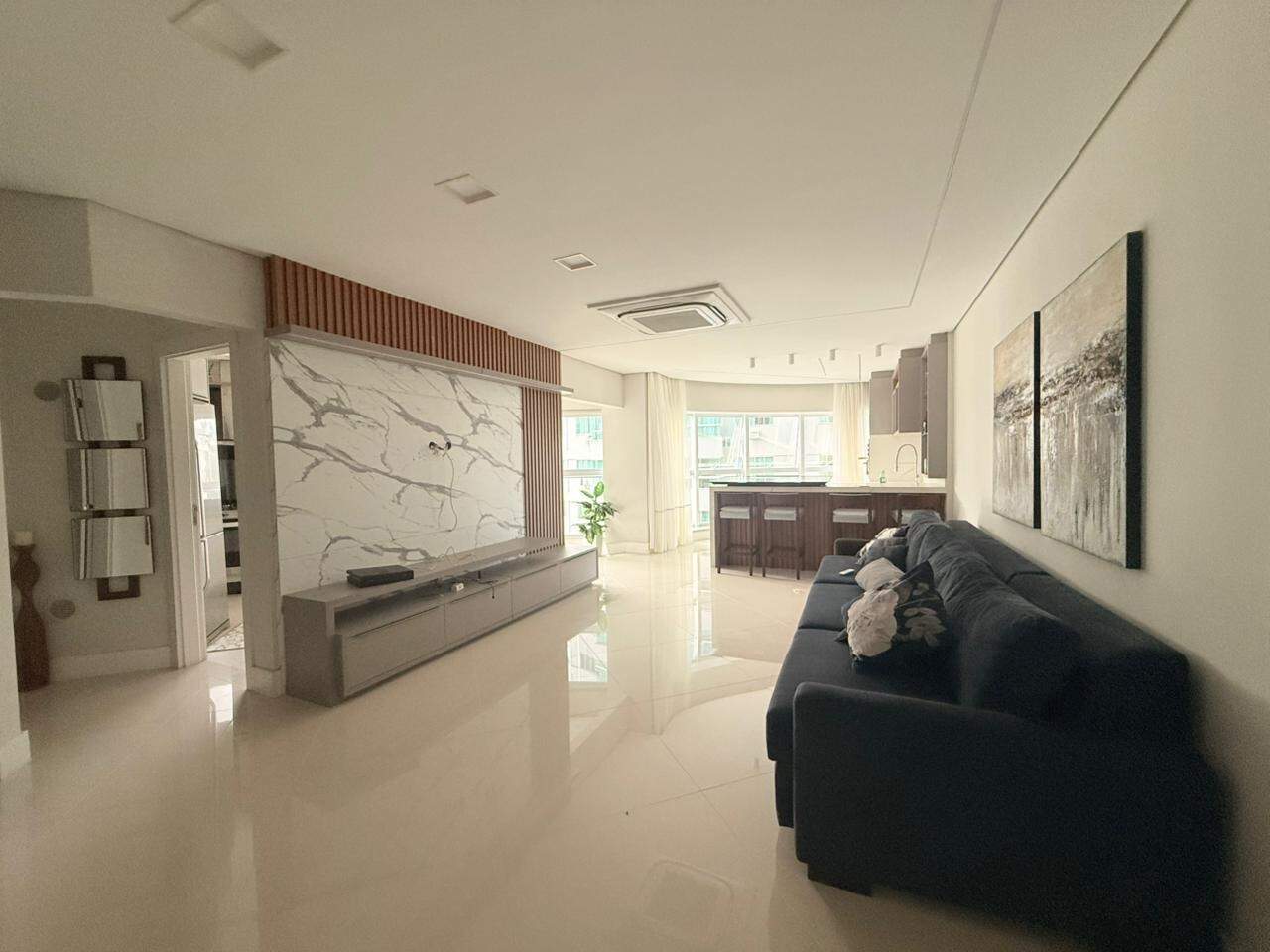 Apartamento à venda no Pioneiros: 