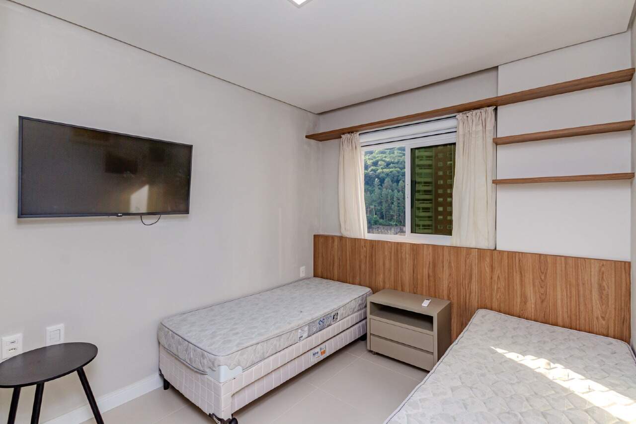 Apartamento à venda no Pioneiros: 