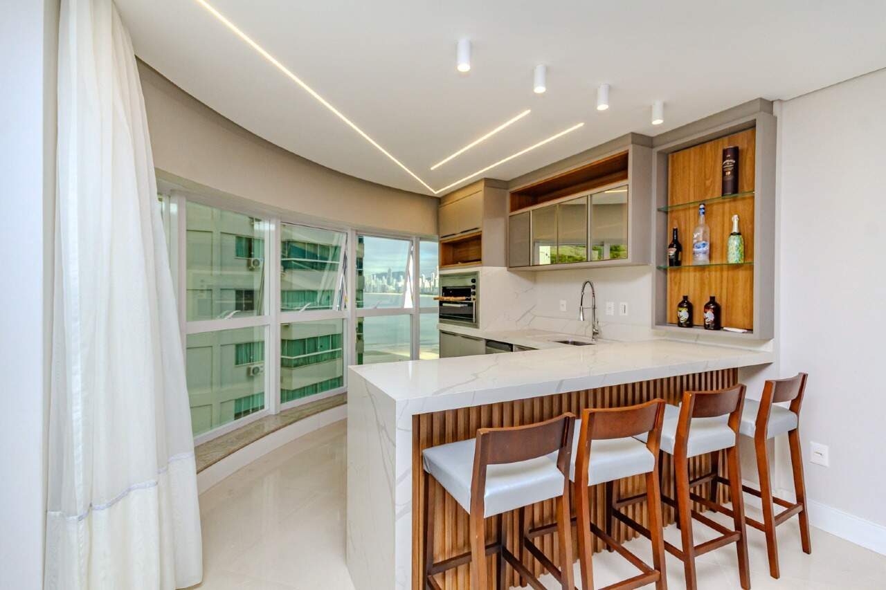 Apartamento à venda no Pioneiros: 