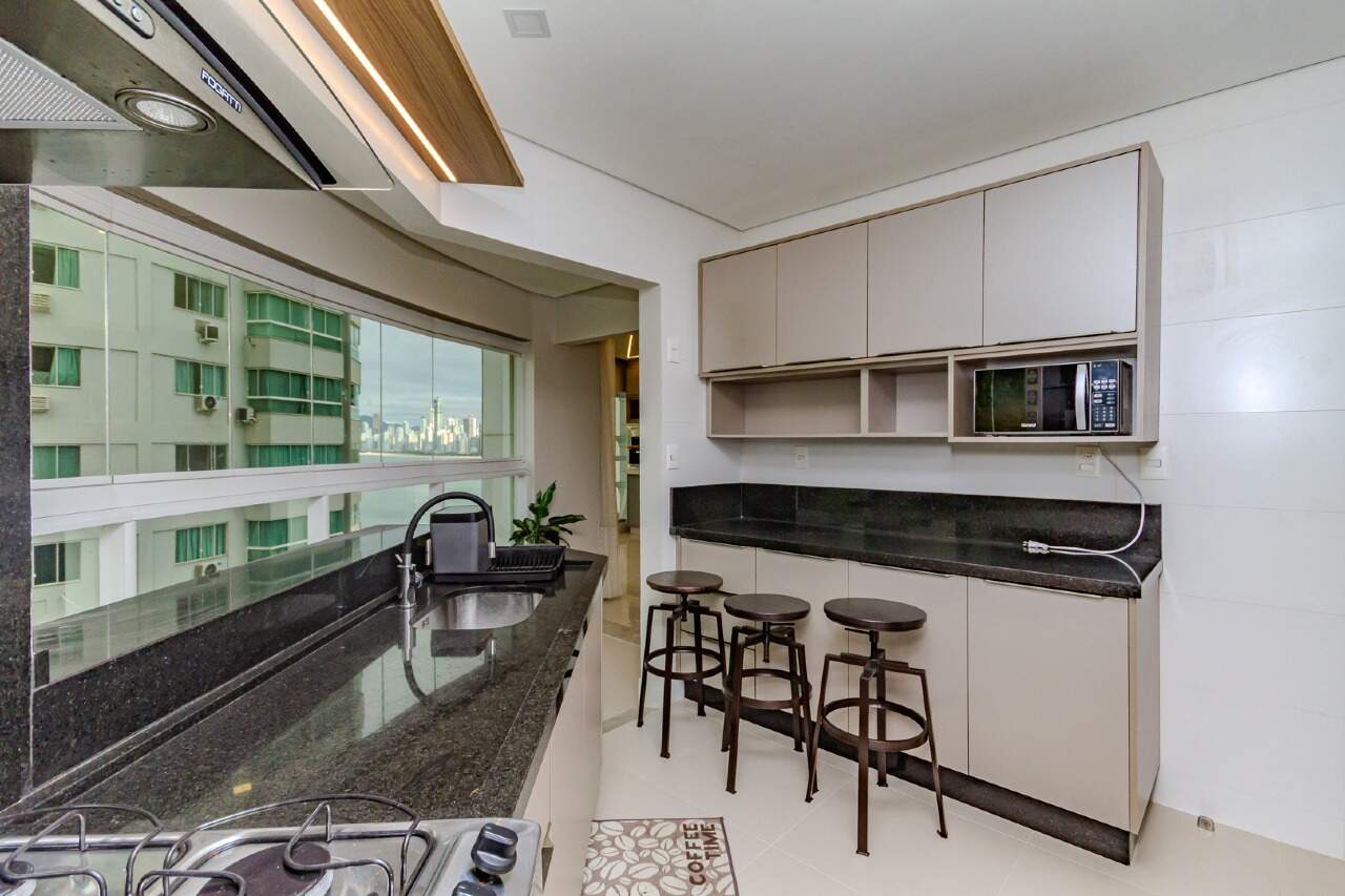 Apartamento à venda no Pioneiros: 
