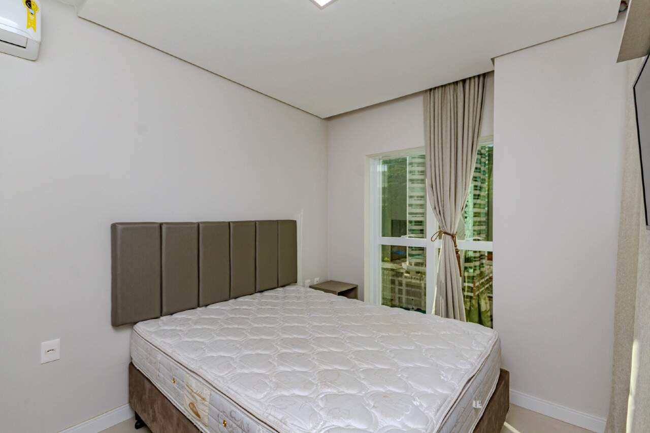 Apartamento à venda no Pioneiros: 