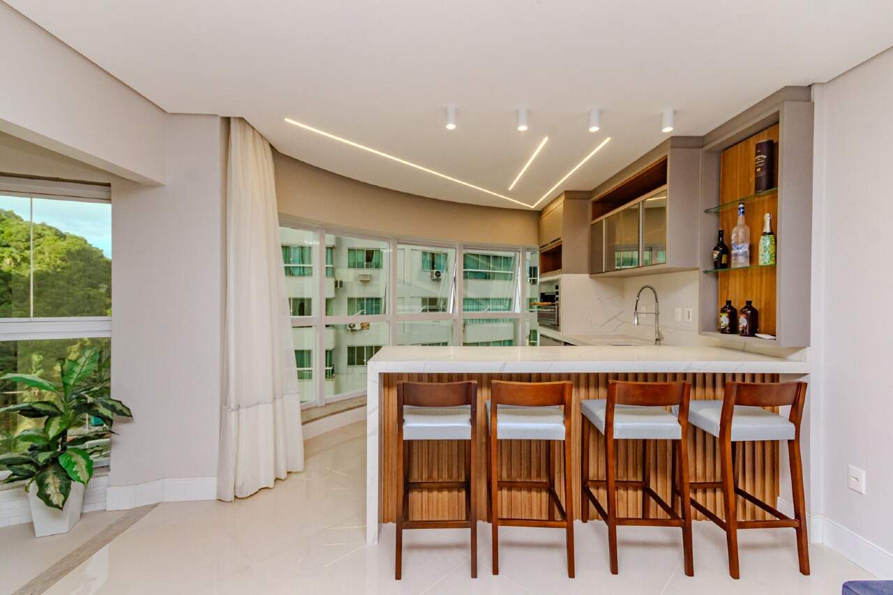 Apartamento à venda no Pioneiros: 