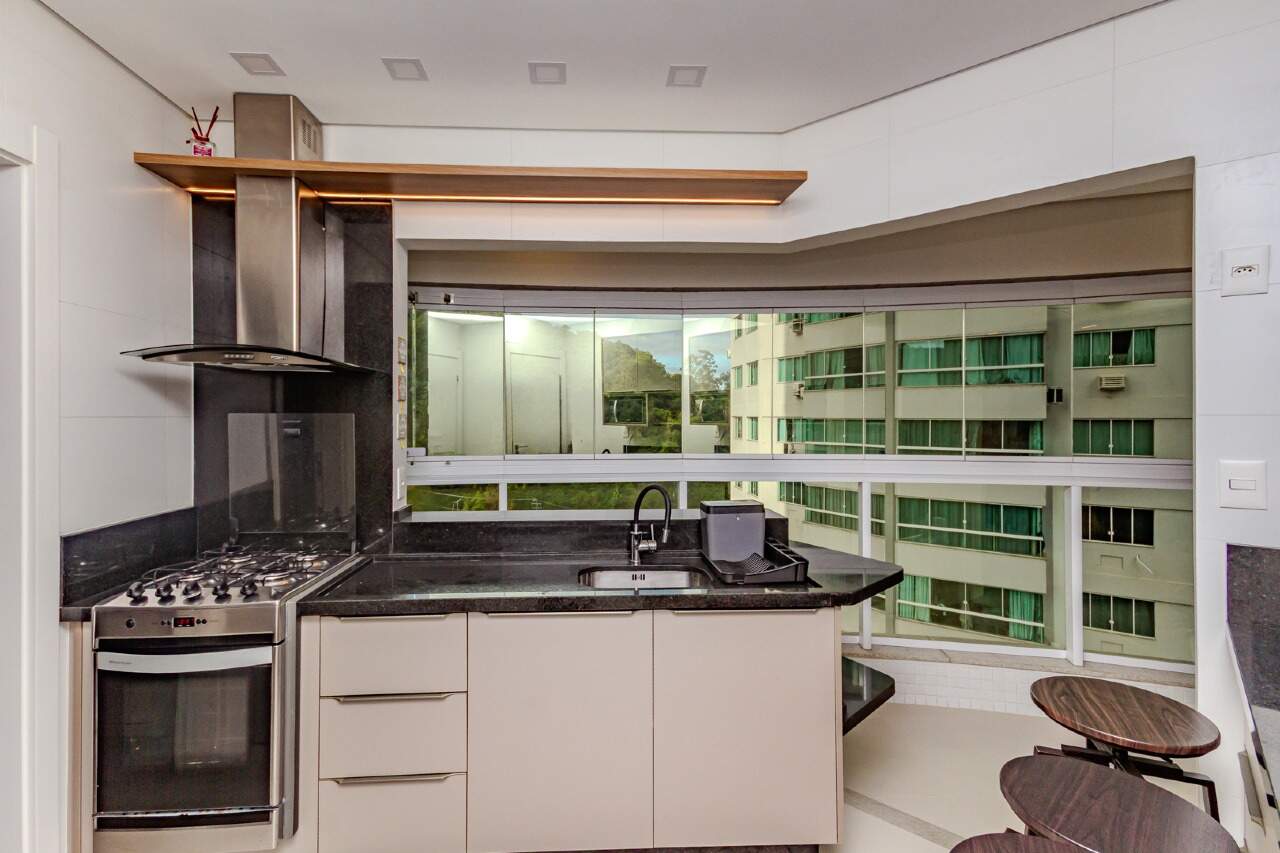 Apartamento à venda no Pioneiros: 