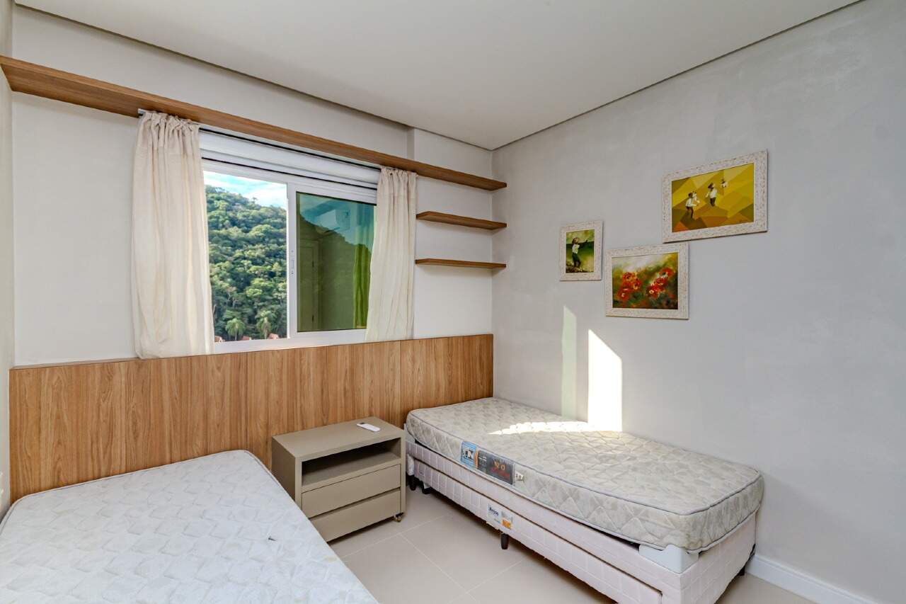 Apartamento à venda no Pioneiros: 
