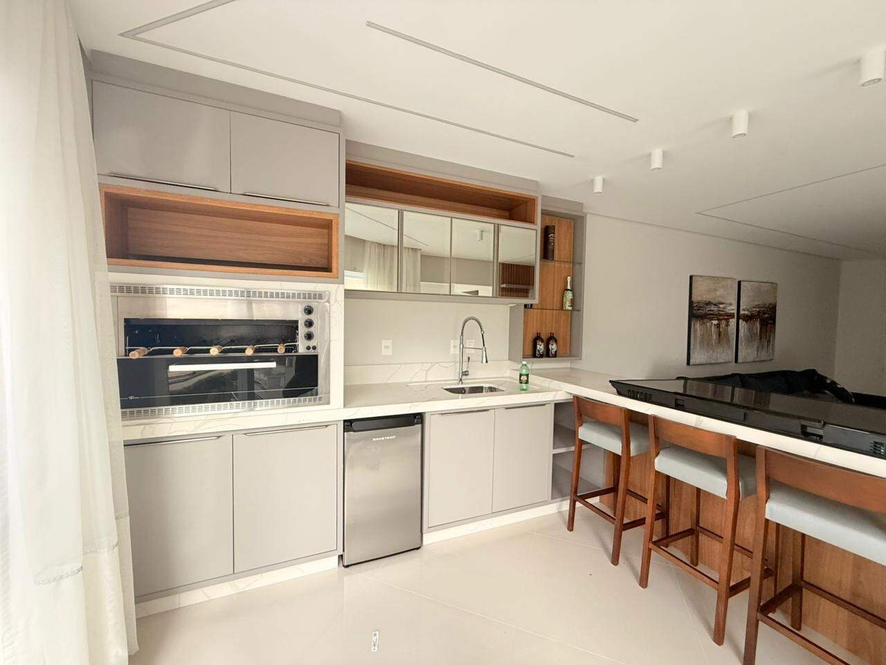 Apartamento à venda no Pioneiros: 