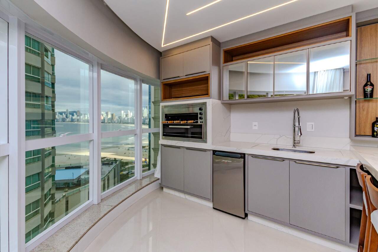 Apartamento à venda no Pioneiros: 