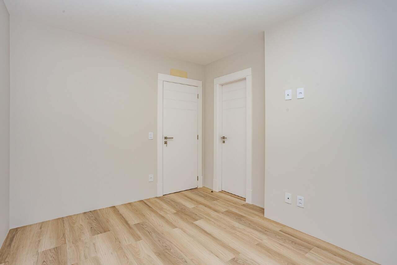 Apartamento à venda no Pioneiros: 
