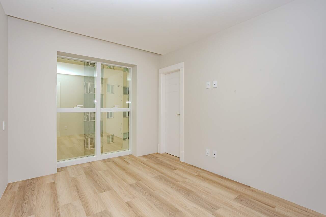 Apartamento à venda no Pioneiros: 